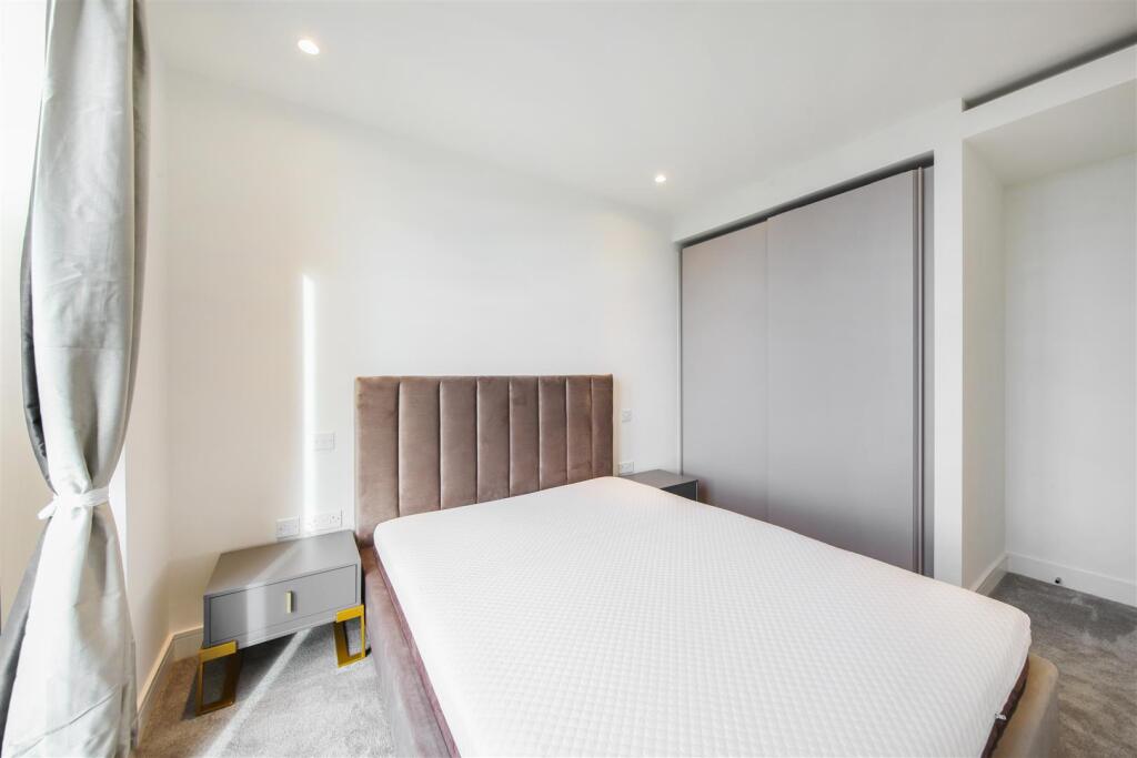 Apartment 3309, 67, Harcourt Tower, Marsh Wall - b