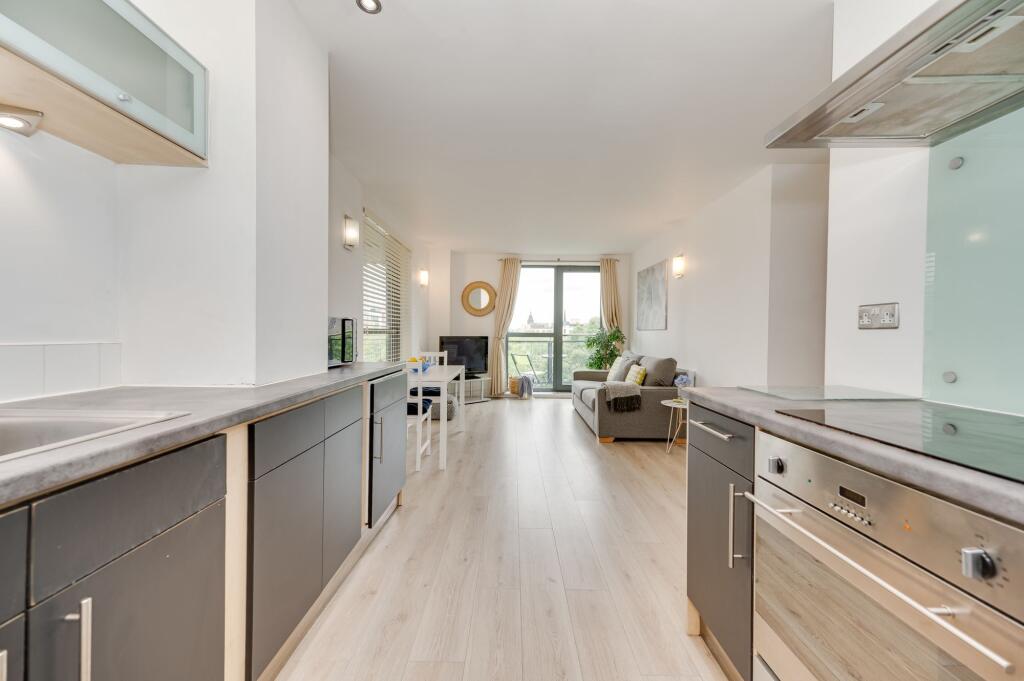 OPEN PLAN KITCHEN, LIVING ROOM AND DINER
