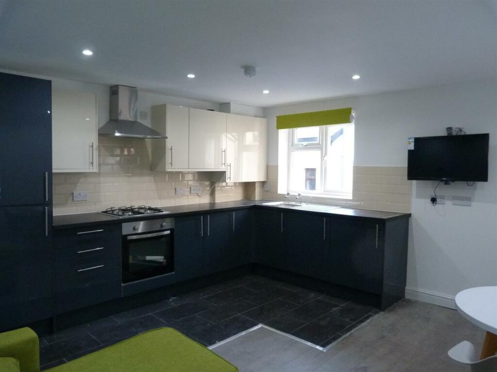 30 Fitzroy 1.jpg