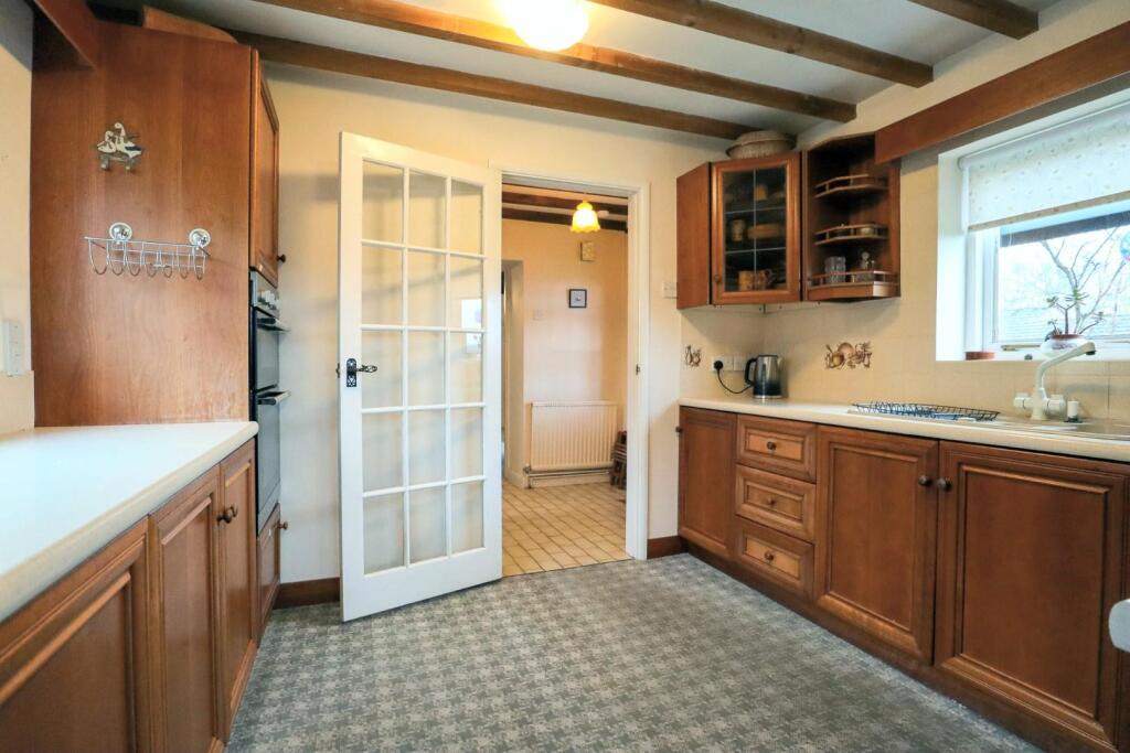 Kitchen (2).jpg