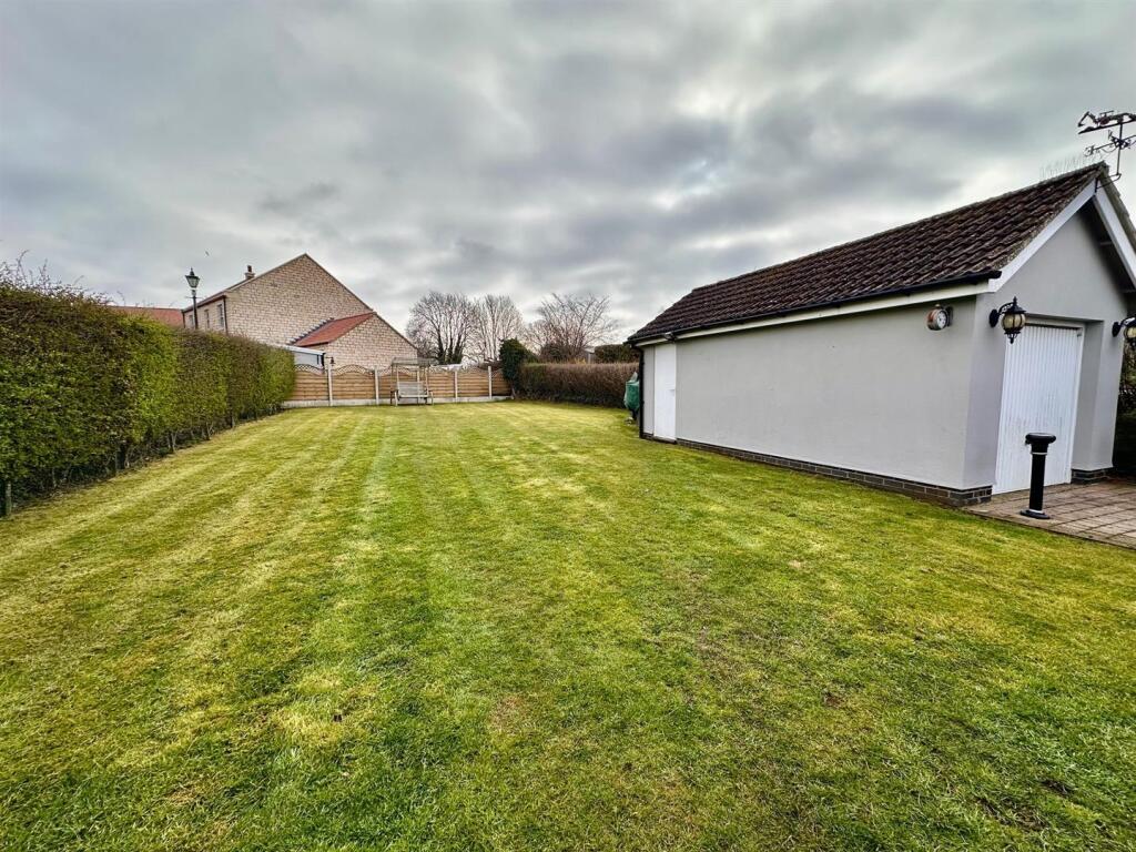 new rear lawn.jpg