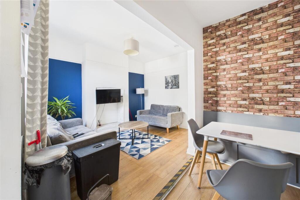 30 Westminster Road, Whitehall, Bristol BS5 9A | F