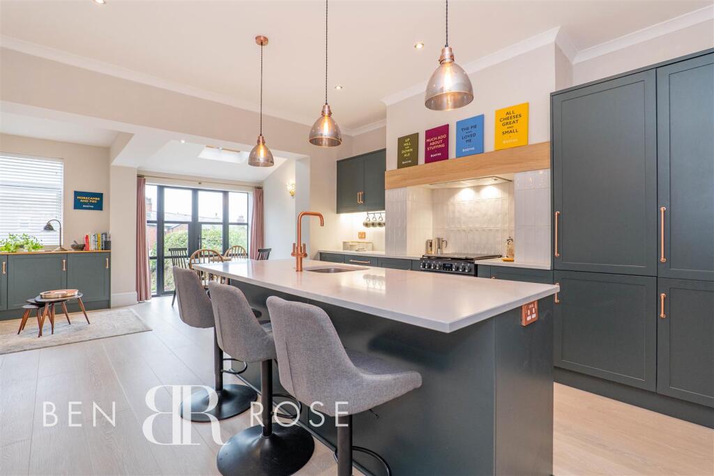 Kitchen/Breakfast Room