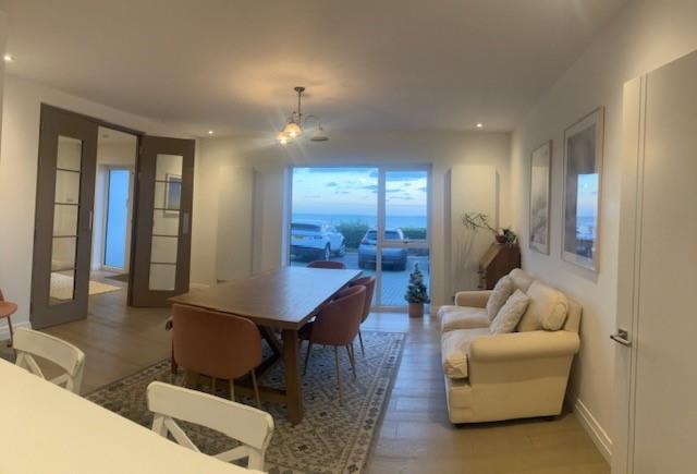 Dining room 1.jpg