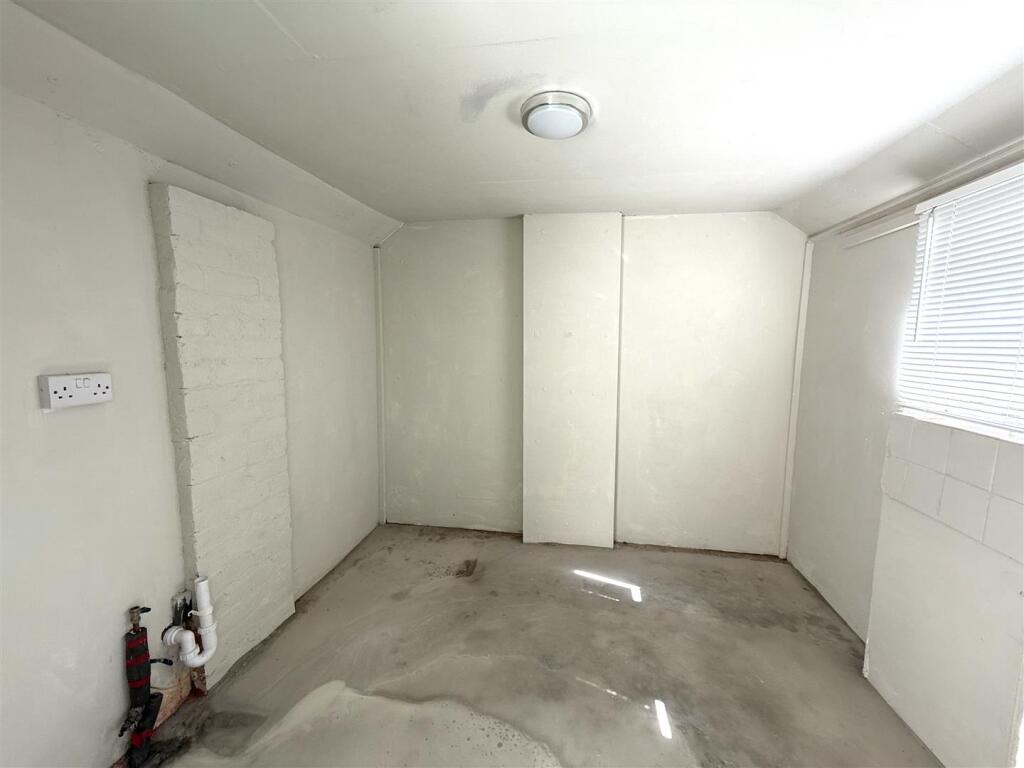 85 armitage shed.jpeg