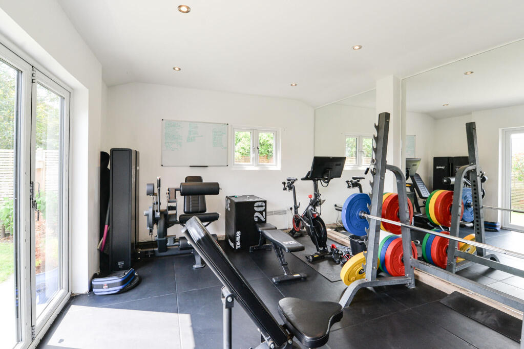 Garage / Gym