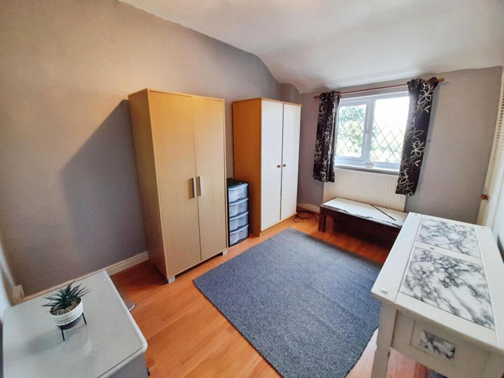 pbox-bedroom-313541.jpg
