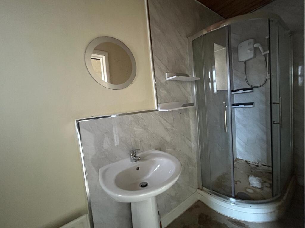 WhatsApp Image 2025-10-01 At 14.59.24 802f1948 T202510021109.jpg