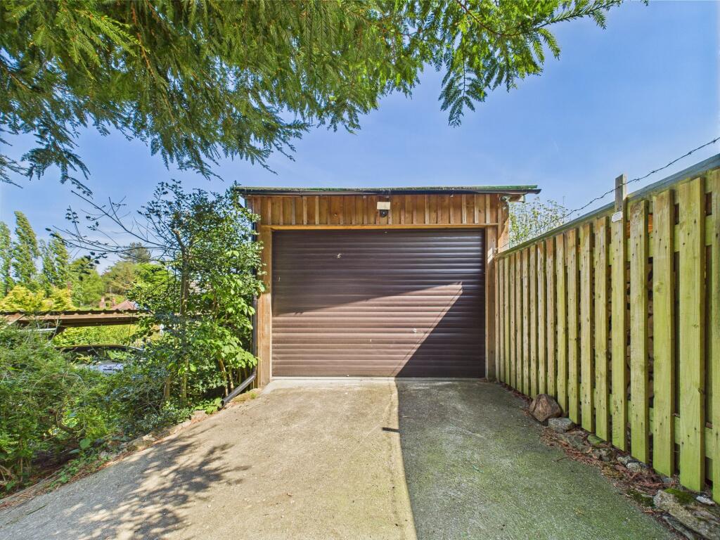 Detached Garage
