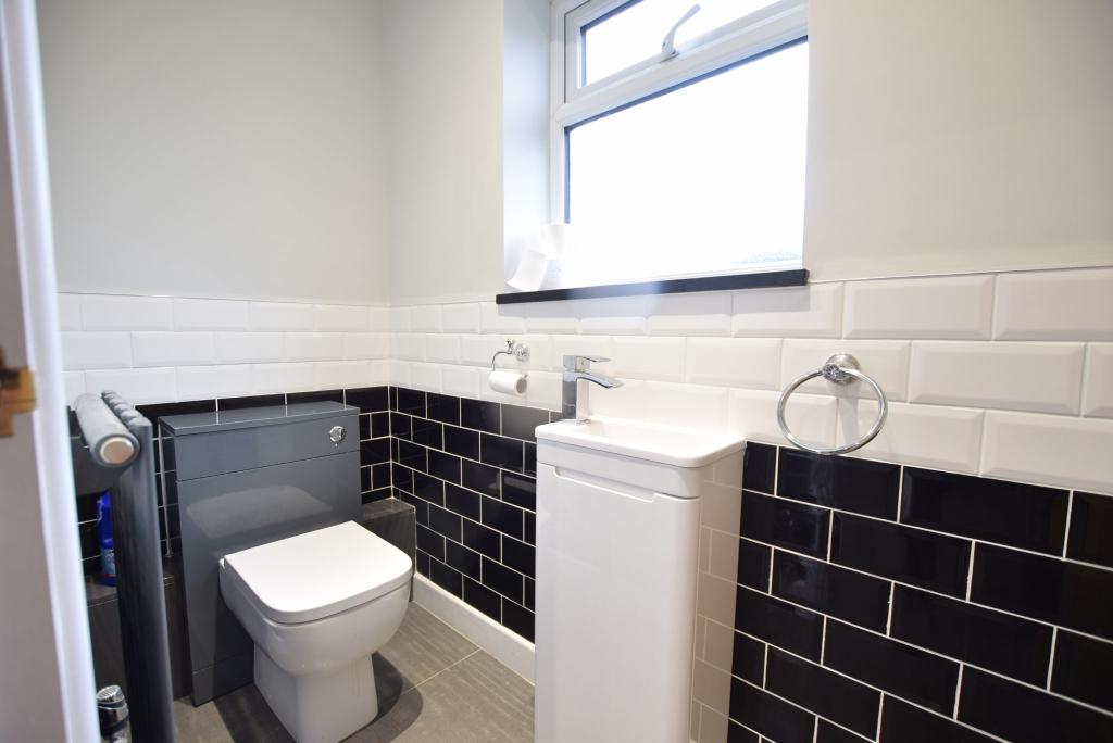 GROUND FLOOR CLOAKROOM
