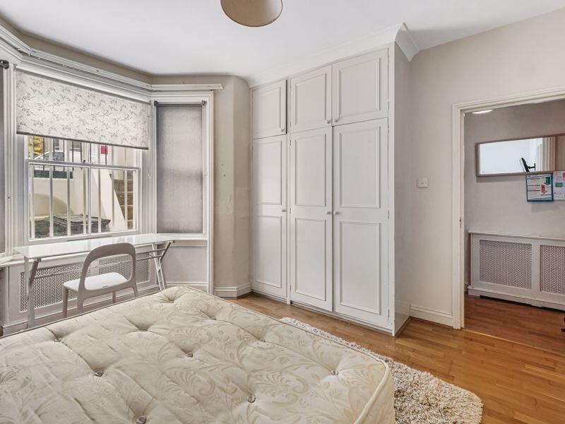 Large Bright 3 Bedroom Garden Flat, West Brompton, SW6