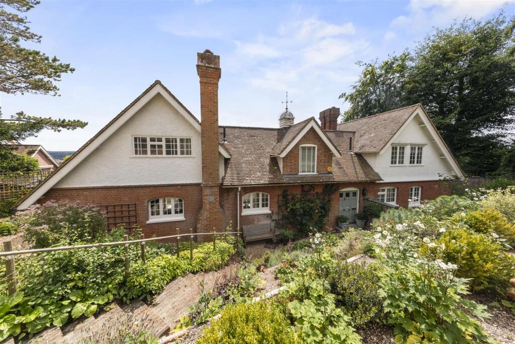 The-Stables-9-Guildown-Avenue-Guildford-GU2-4HA-10