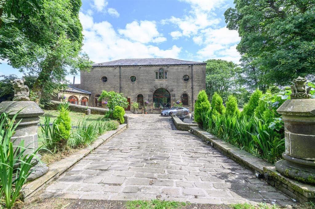 Whiteshaw Barn, Long Causeway, Denholme, BD13 4NE