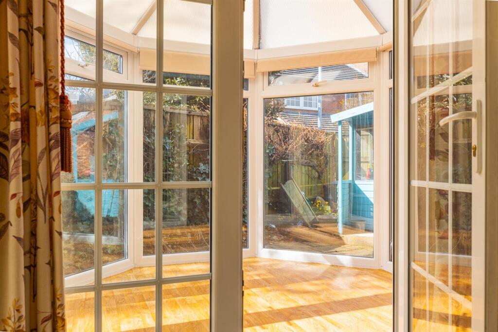 15 Old Farm Close-12.jpg