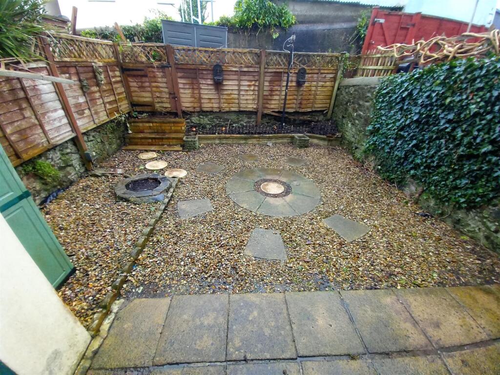 11 Brookfield Gdn.jpg