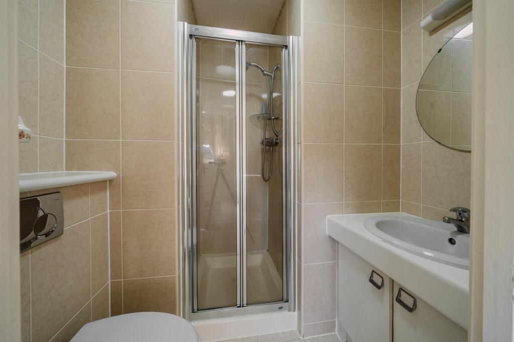 64 Cambria Close-12.jpg