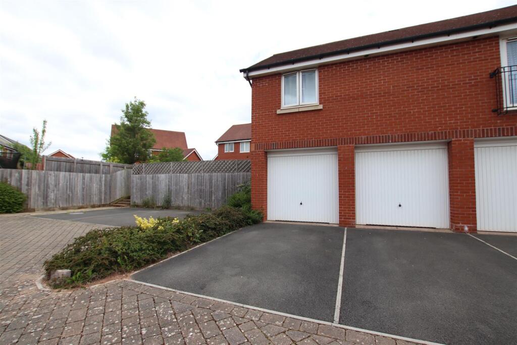 Garage &amp; Parking.JPG