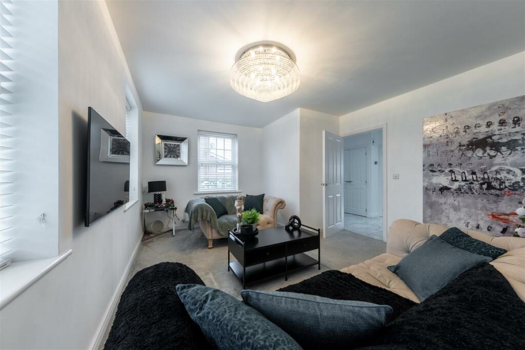 27 Hazelhurst Way-010.jpg