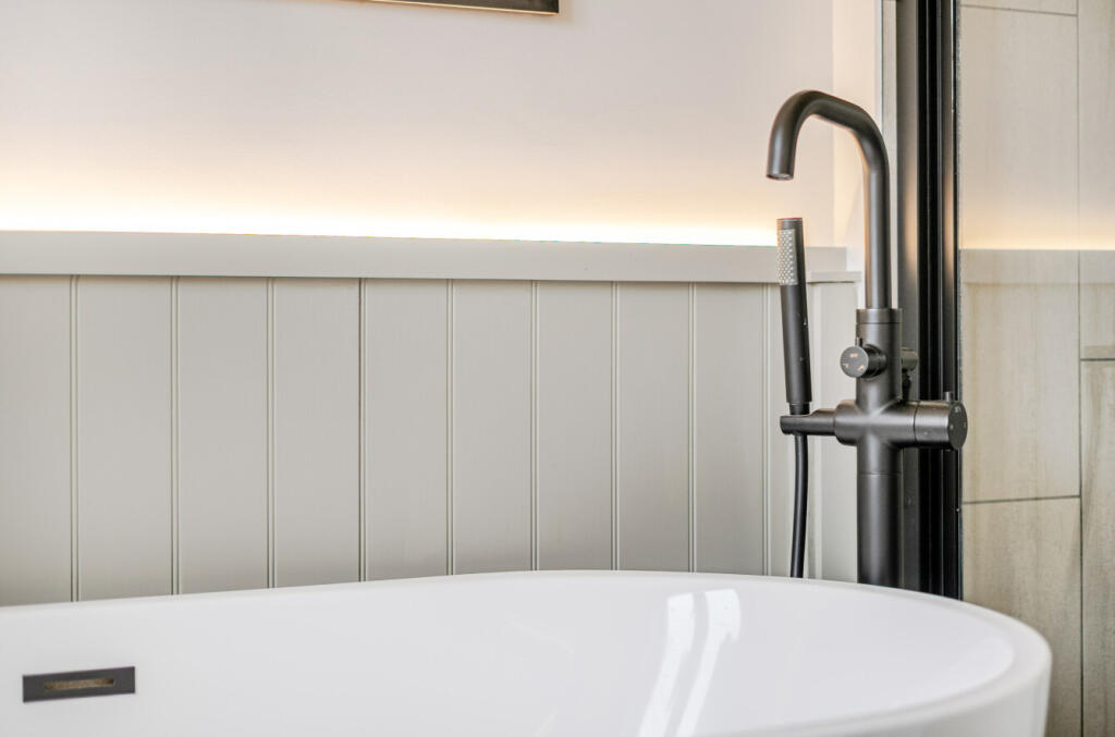 1356202-10-68d679...