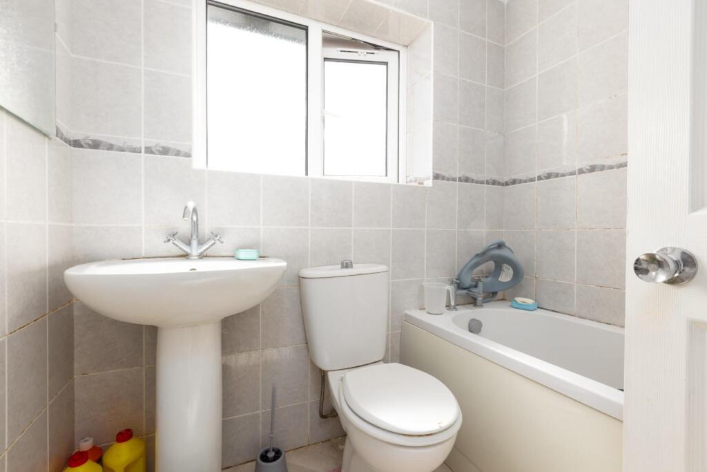 201 Dundridge reshoot-15.jpg