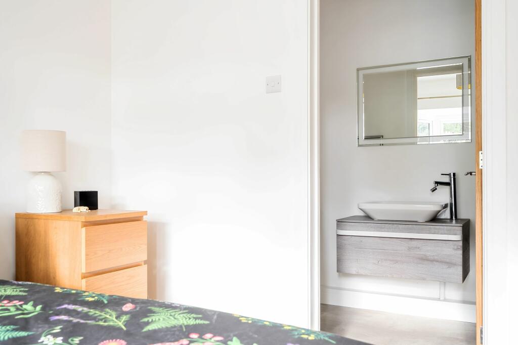 En-Suite (2)