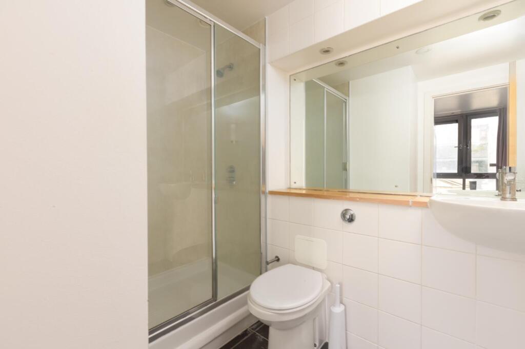 Flat 100, Hamilton Court, BS2-4.jpg