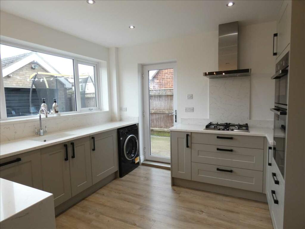 LIVING KITCHEN