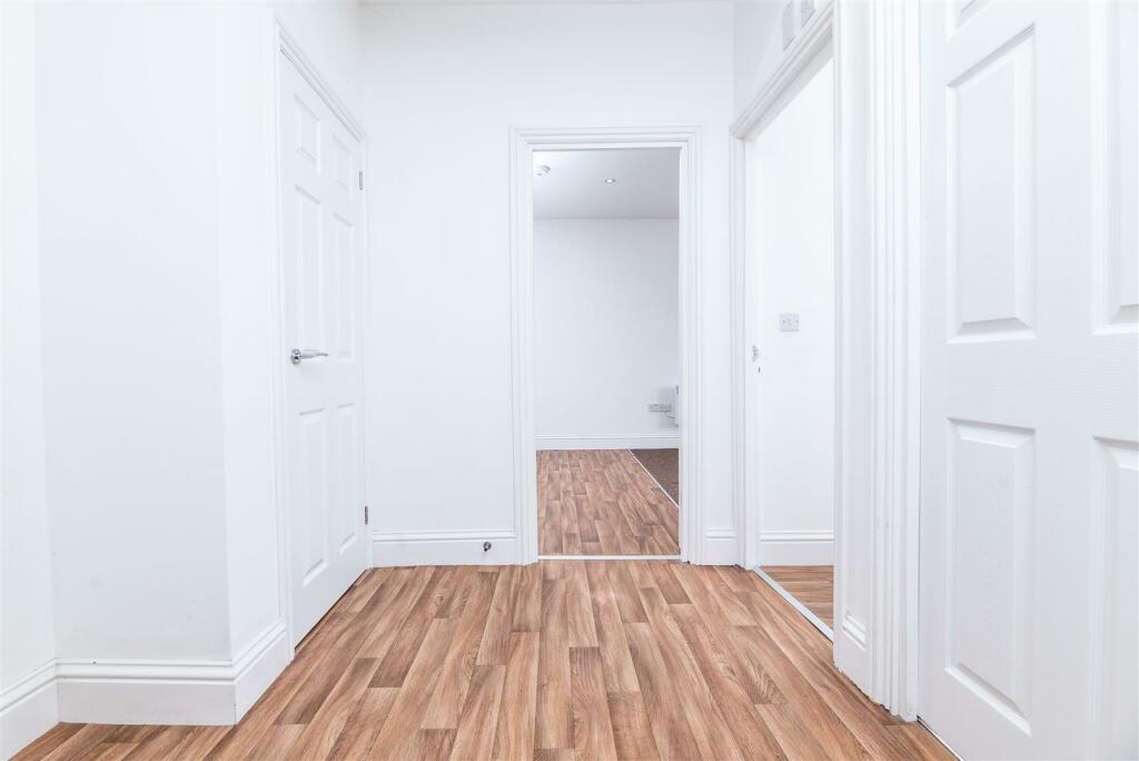 Flat 2, 48 Derby Road, Stapleford-10.jpg