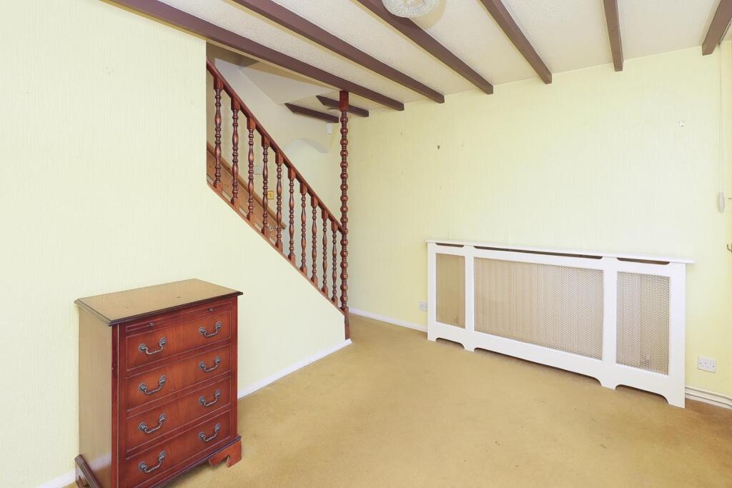 43 Oaklands entrance reception area-2.jpg