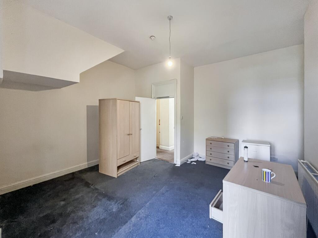 98 Ritherdon Road, Tooting, London SW17 8QQ