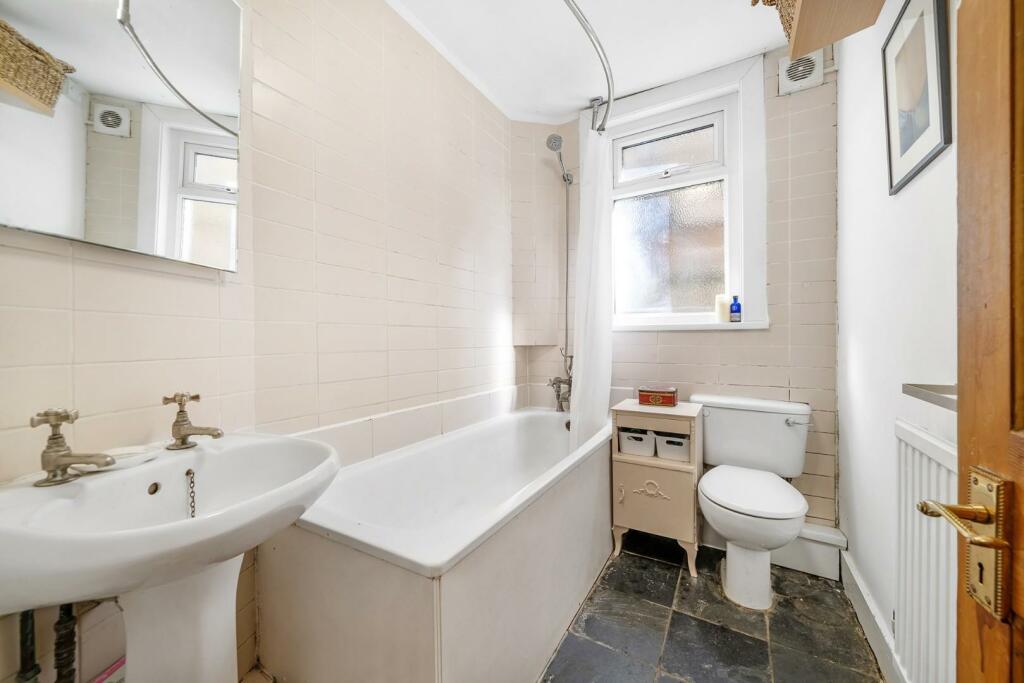 Bathroom.JPG