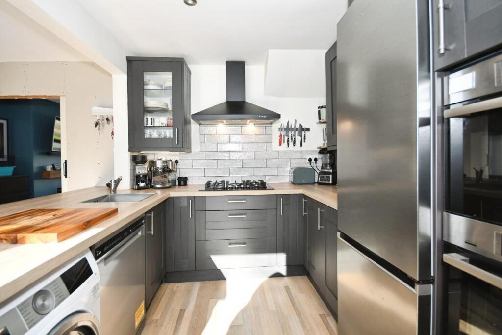 KITCHEN DINER 02.jpg