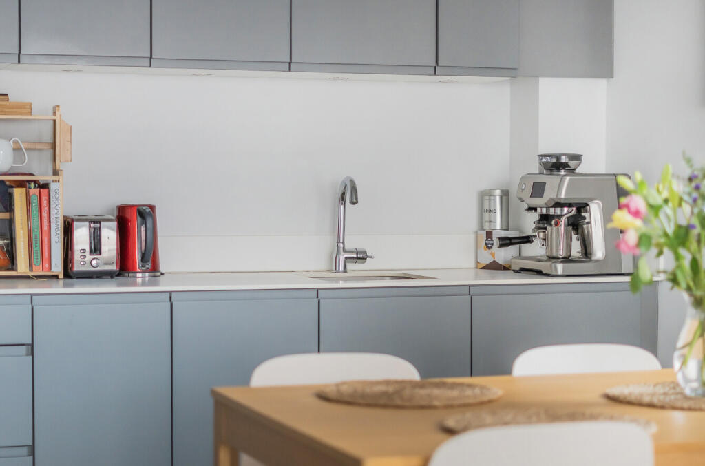 1377022-3-6911f0f...