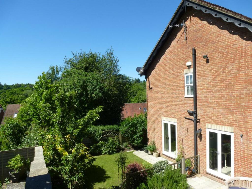 Hawthorn Cottage side view.JPG