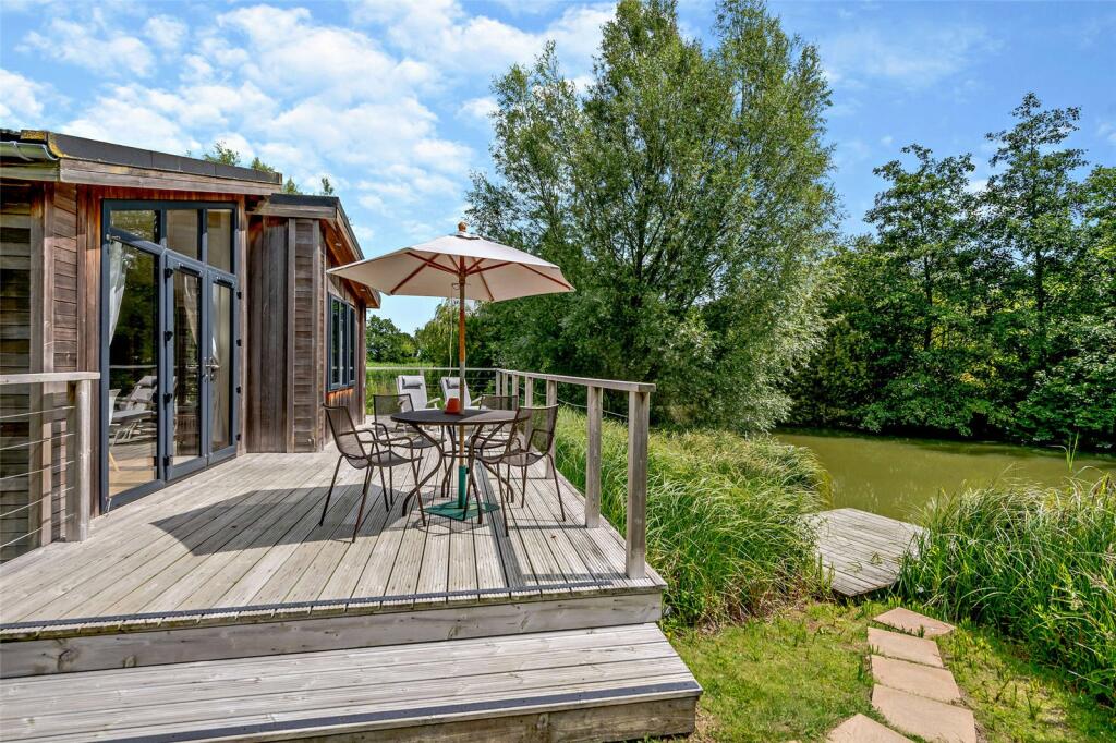 Holiday Lodge