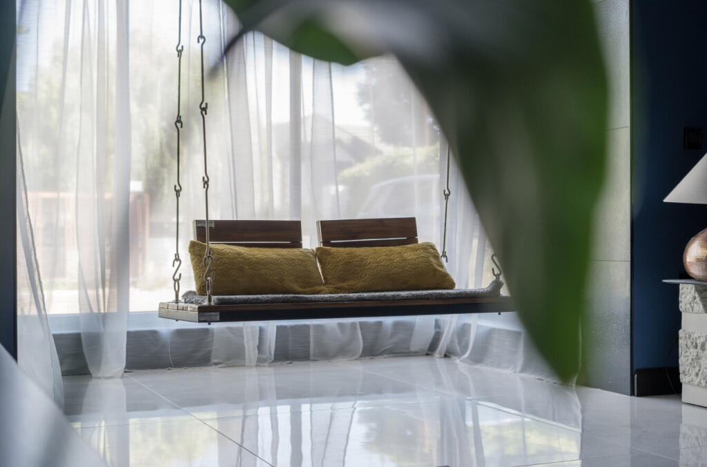 1320975-9-68722e9...