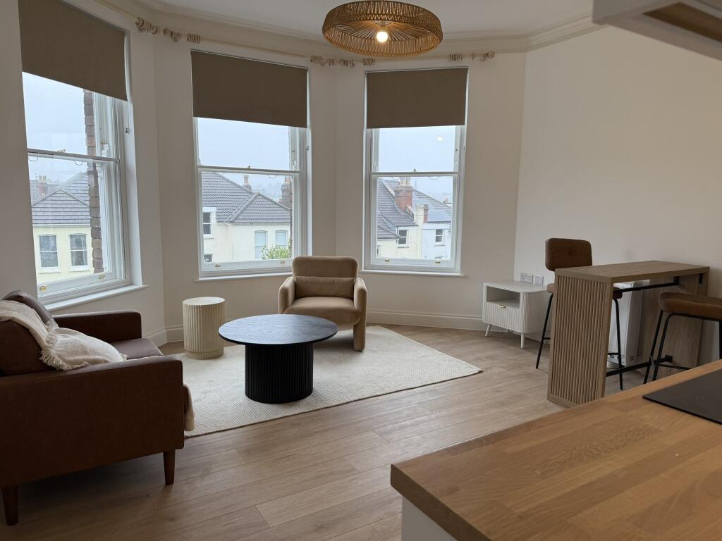 FLAT 4 LIVING