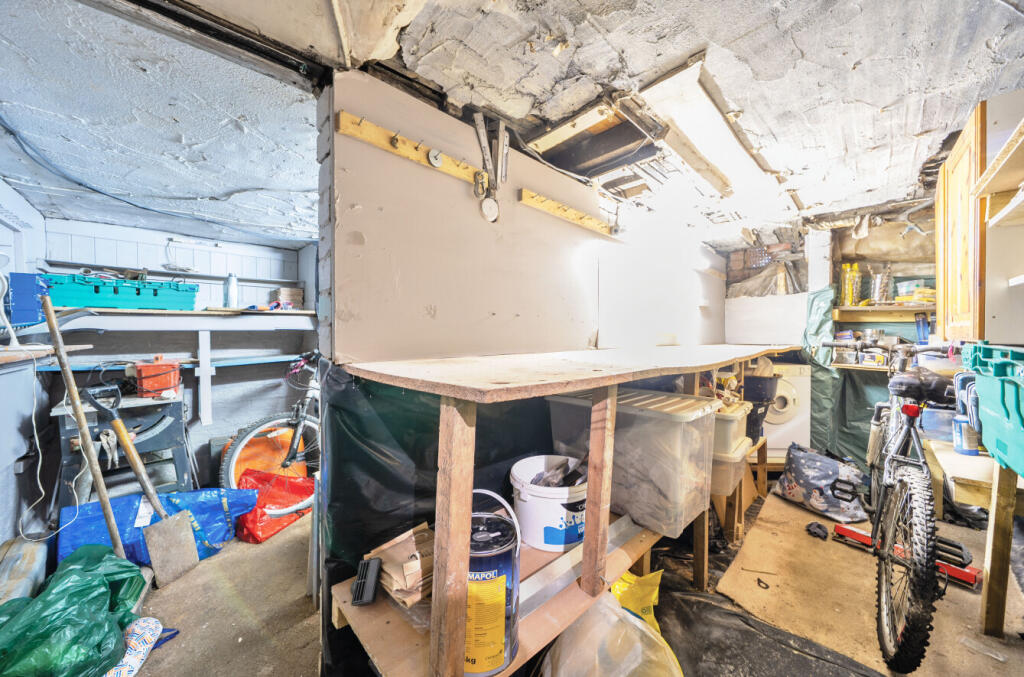 1328651-10-688745...