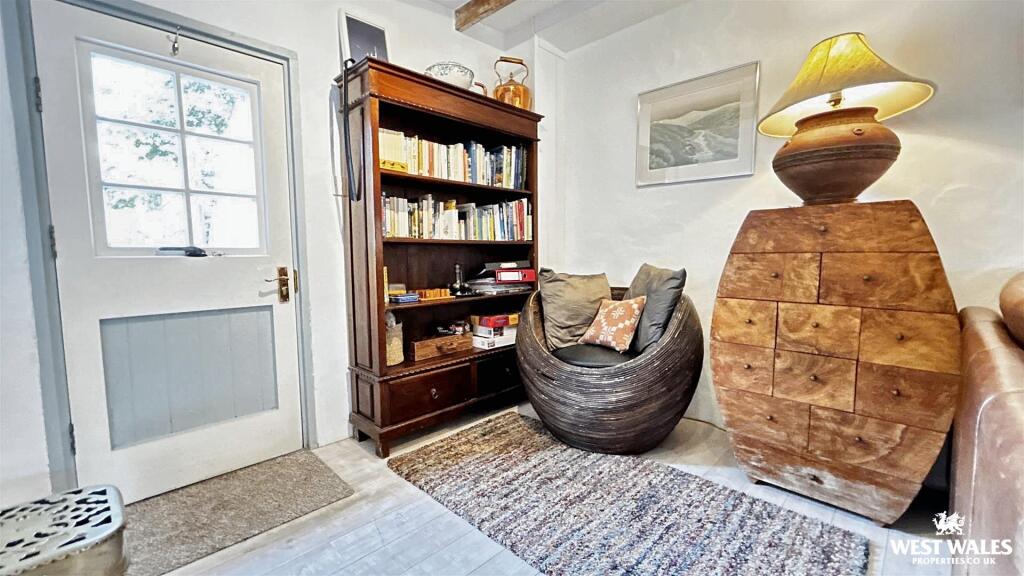 Living Room 1 (1).jpg