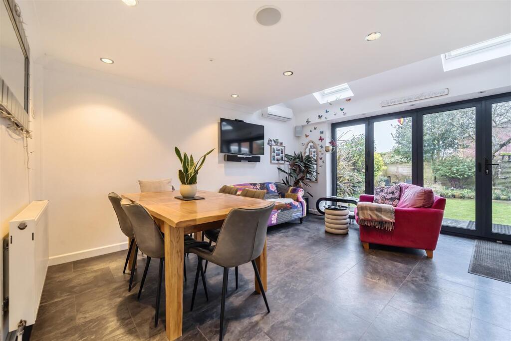 Kitchen / Breakfast room