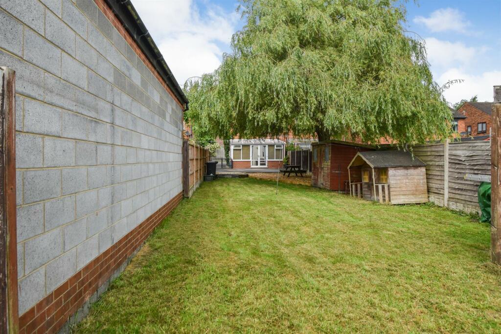 REAR GARDEN 1