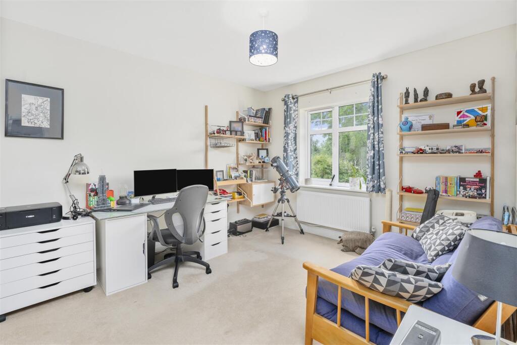 13 Claypits Close, Banbury-21.jpg