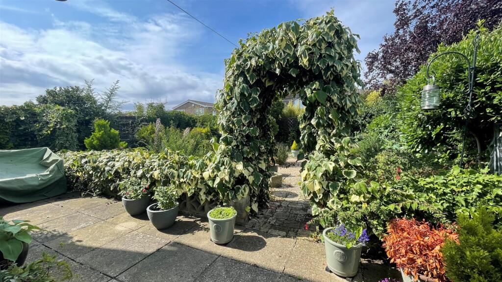 Garden 3.jpg