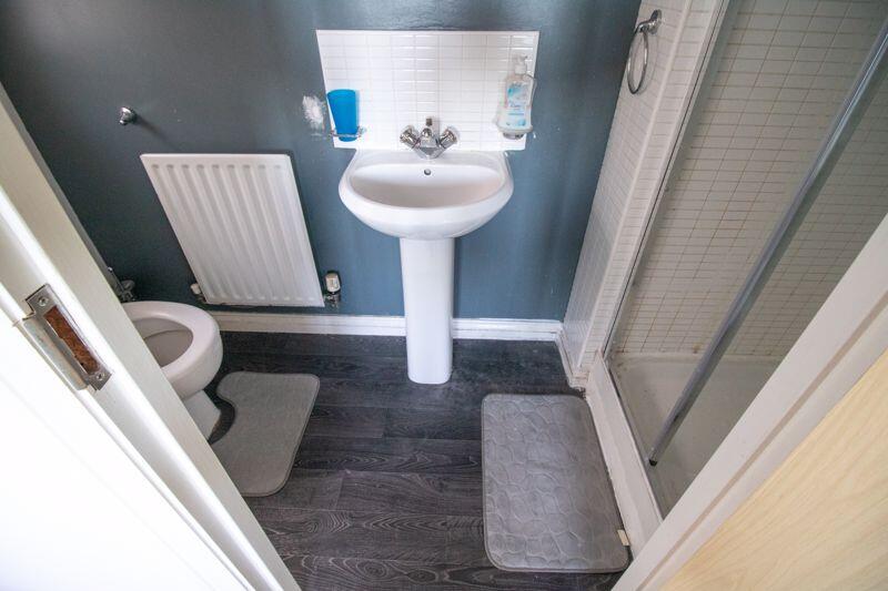 En-suite to the Master bedroom
