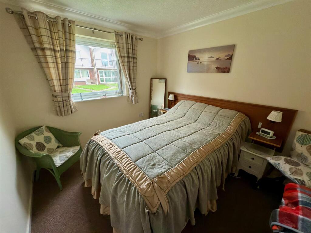 BED 1.jpg