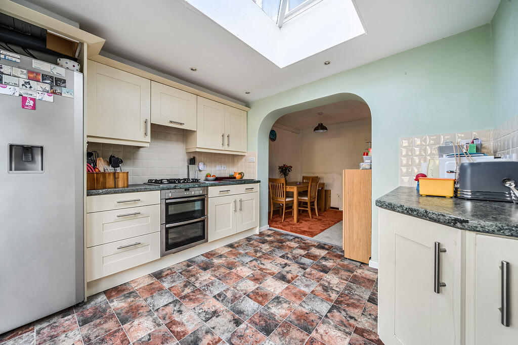 1374075-7-69034c0...