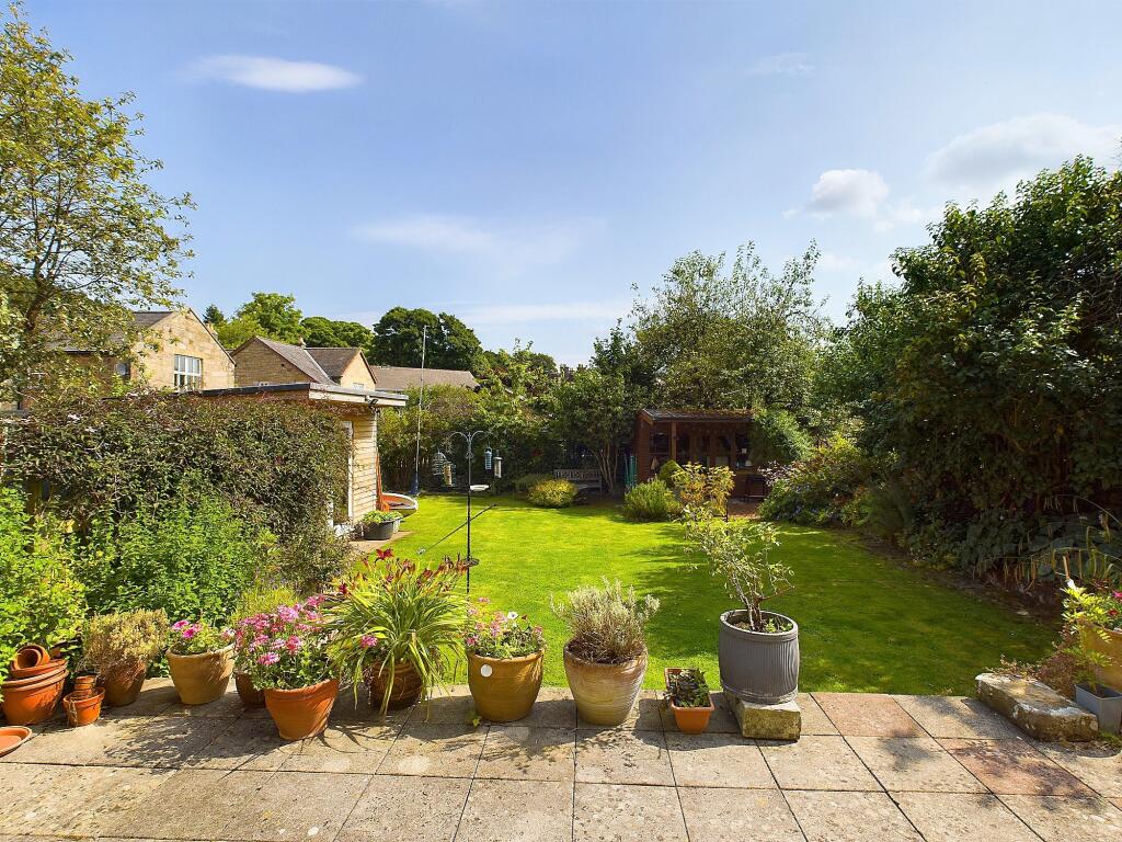 CAM04201G0-PR0003-STILL047