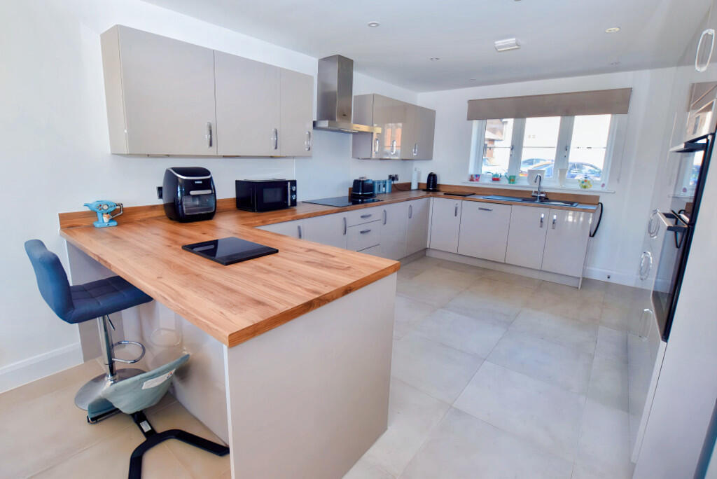 Dining Kitchen 4