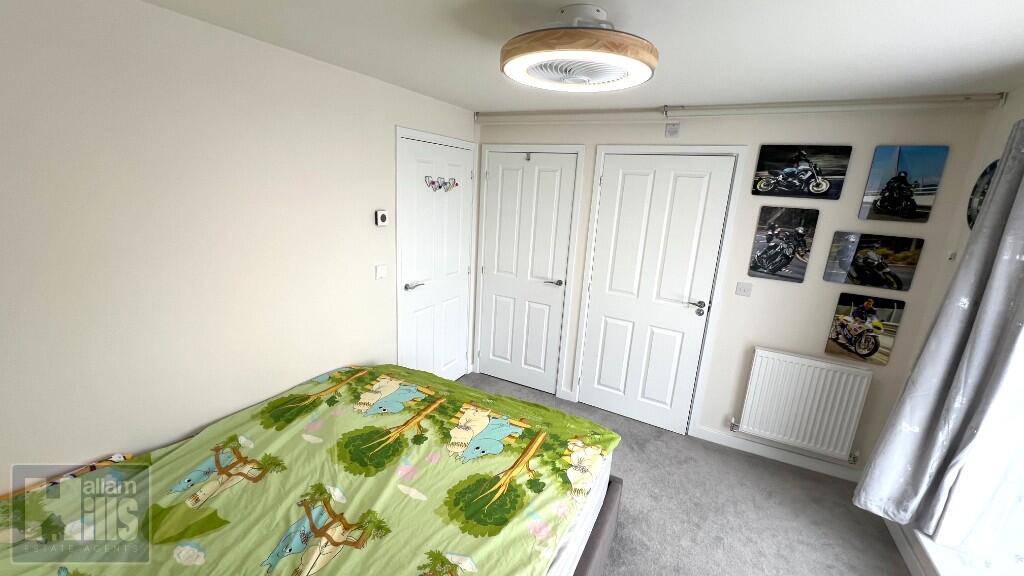 Ensuite Bedroom 1