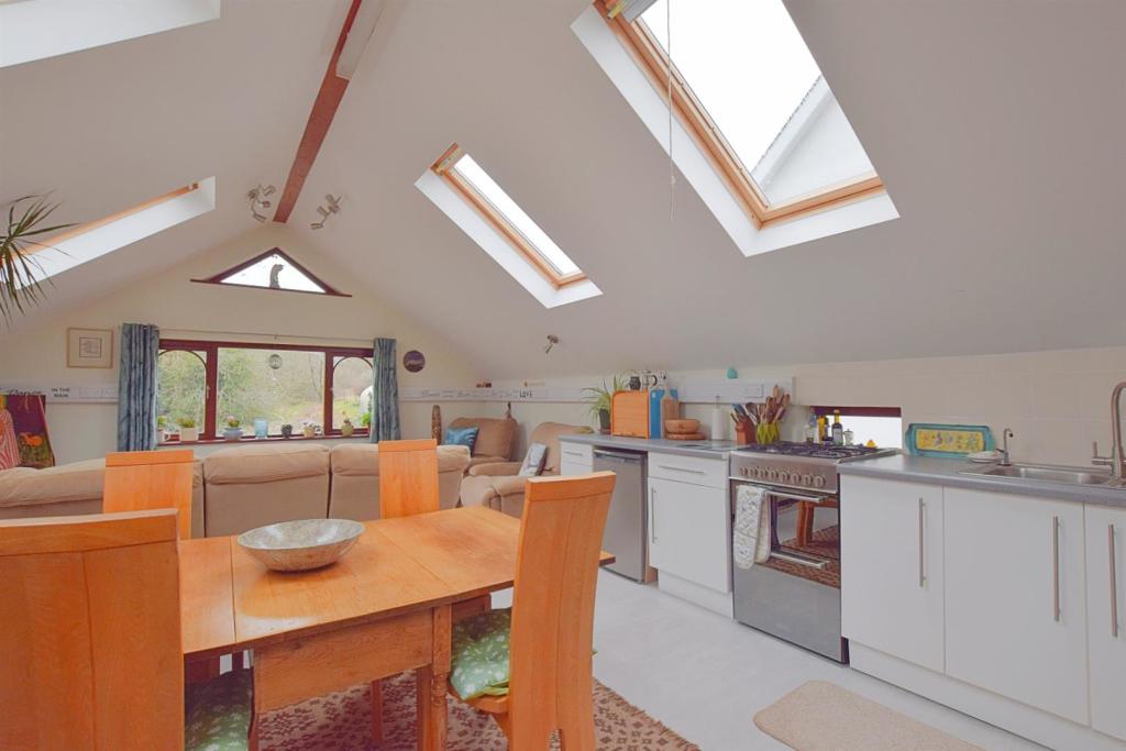 Top Floor Annexe